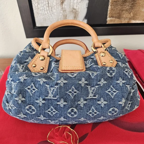 💯AUTHENTIC LOUIS VUITTON DENIM PLEATY BAG - Picture 2 of 7